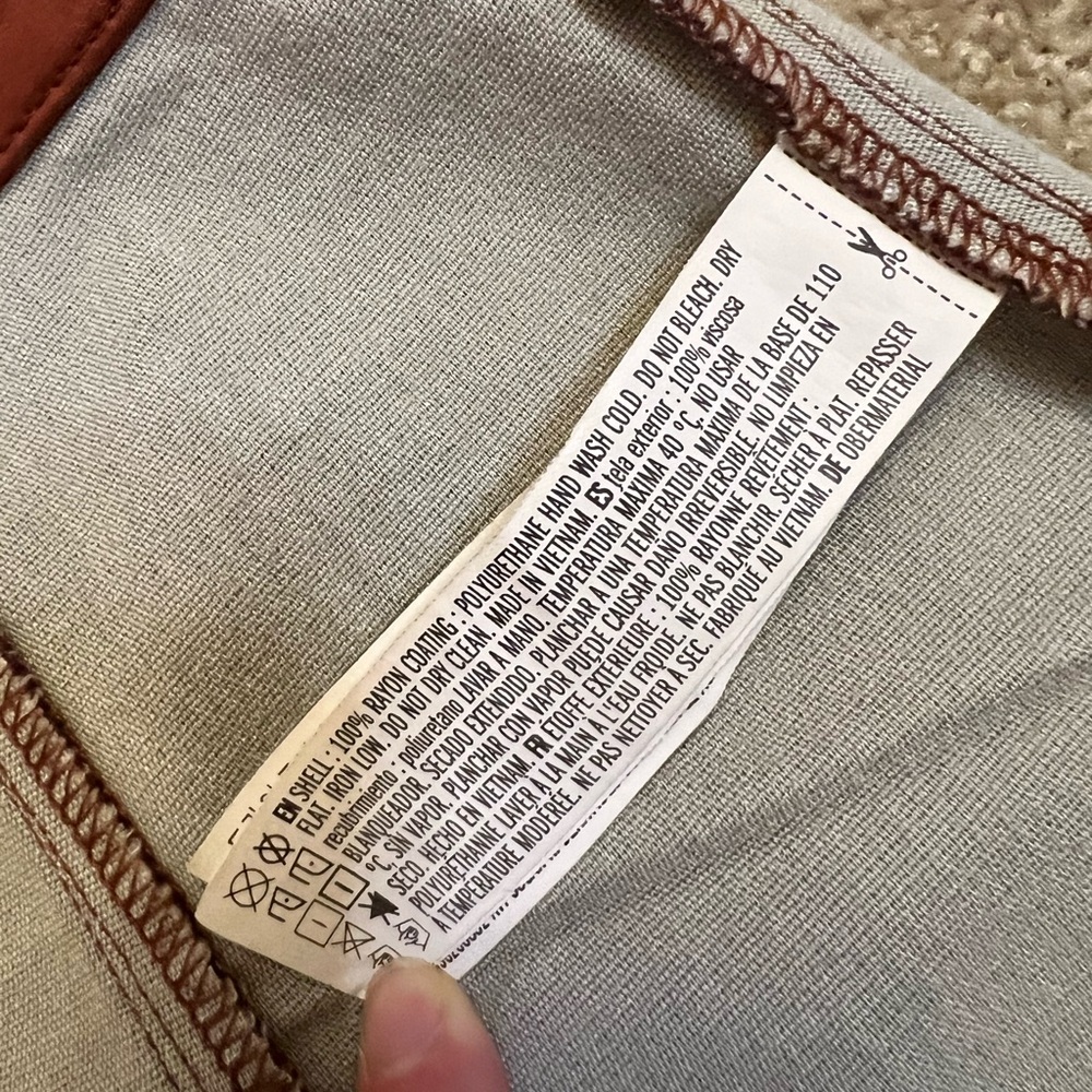 Forever 21 Leather Feeling Mini Skirt - L - Picture 2 of 9
